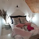 Feriehus La Chaumiere Avec Piscine Privee, A 5 Minutes Du Mont St-michel Huisnes-sur-Mer