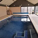 La Chaumiere Avec Piscine Privee, A 5 Minutes Du Mont St-michel Feriehus *