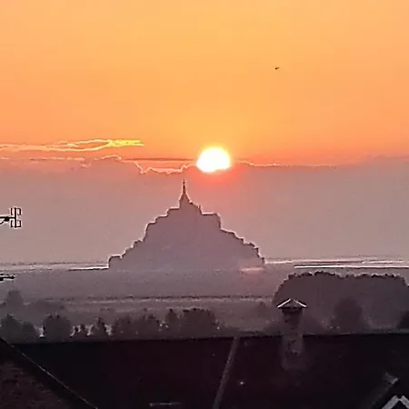 Feriehus La Chaumiere Avec Piscine Privee, A 5 Minutes Du Mont St-michel *