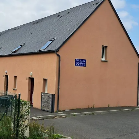 La Chaumiere Avec Piscine Privee, A 5 Minutes Du Mont St-michel Feriehus Huisnes-sur-Mer