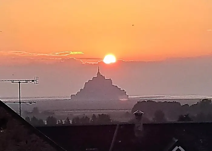 Feriehus La Chaumiere Avec Piscine Privee, A 5 Minutes Du Mont St-michel *
