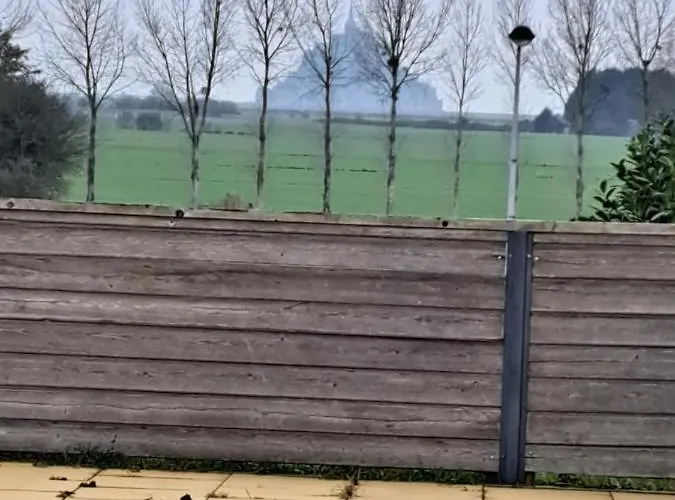 La Chaumiere Avec Piscine Privee, A 5 Minutes Du Mont St-michel Feriehus *