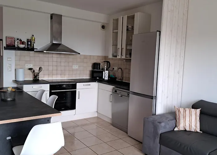 La Chaumiere Avec Piscine Privee, A 5 Minutes Du Mont St-michel Feriehus *