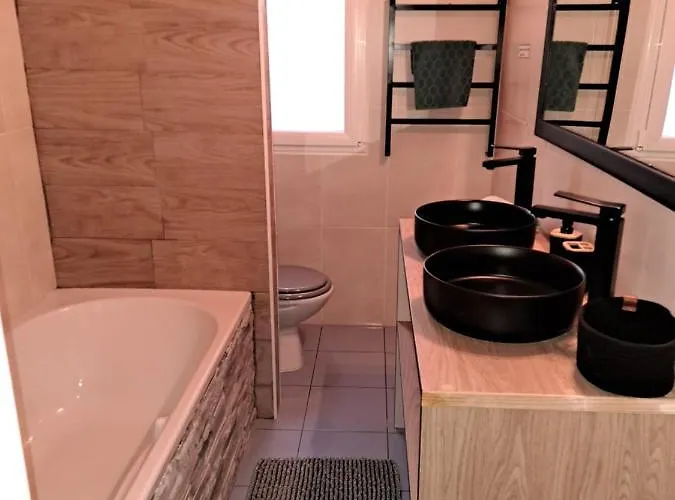 La Chaumiere Avec Piscine Privee, A 5 Minutes Du Mont St-michel *