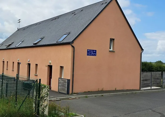 La Chaumiere Avec Piscine Privee, A 5 Minutes Du Mont St-michel Feriehus Huisnes-sur-Mer